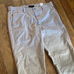 Banana Republic Men's Light Khaki Chinos